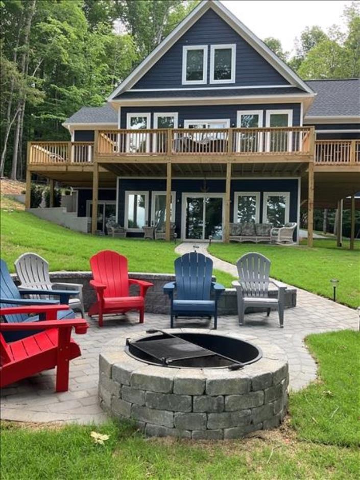 Friendship Cove Lake Retreat